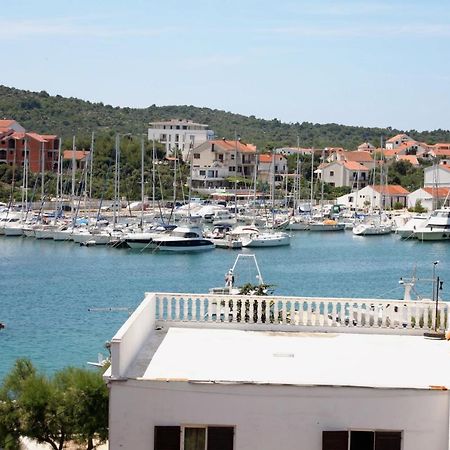 Apartments By The Sea Jezera, Murter - 5063 מראה חיצוני תמונה