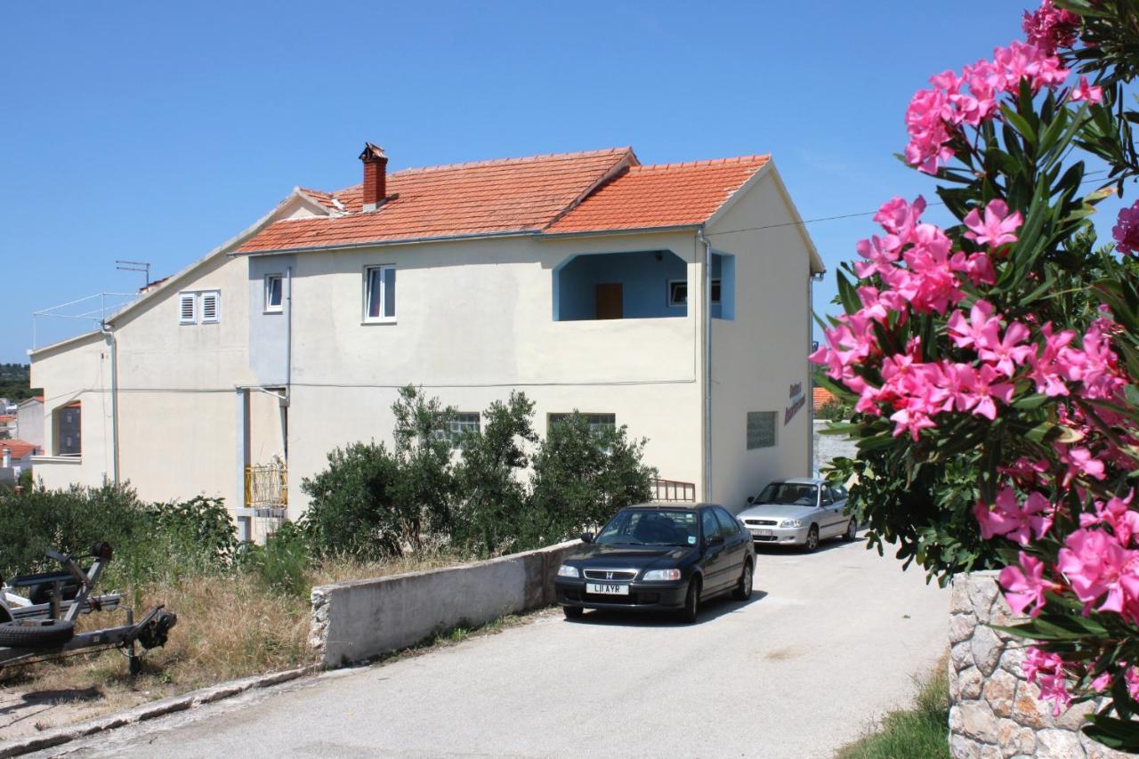 Apartments By The Sea Jezera, Murter - 5063 מראה חיצוני תמונה