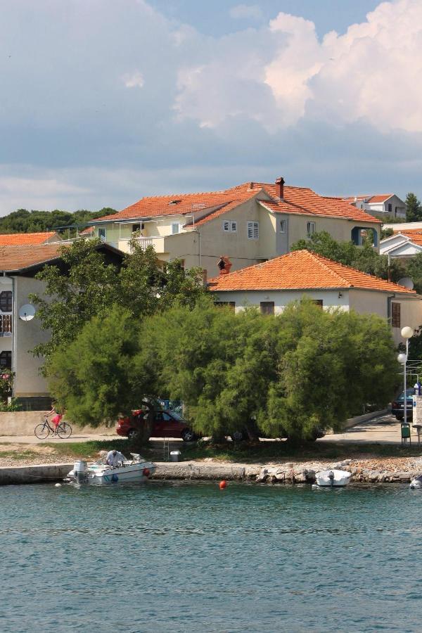 Apartments By The Sea Jezera, Murter - 5063 מראה חיצוני תמונה