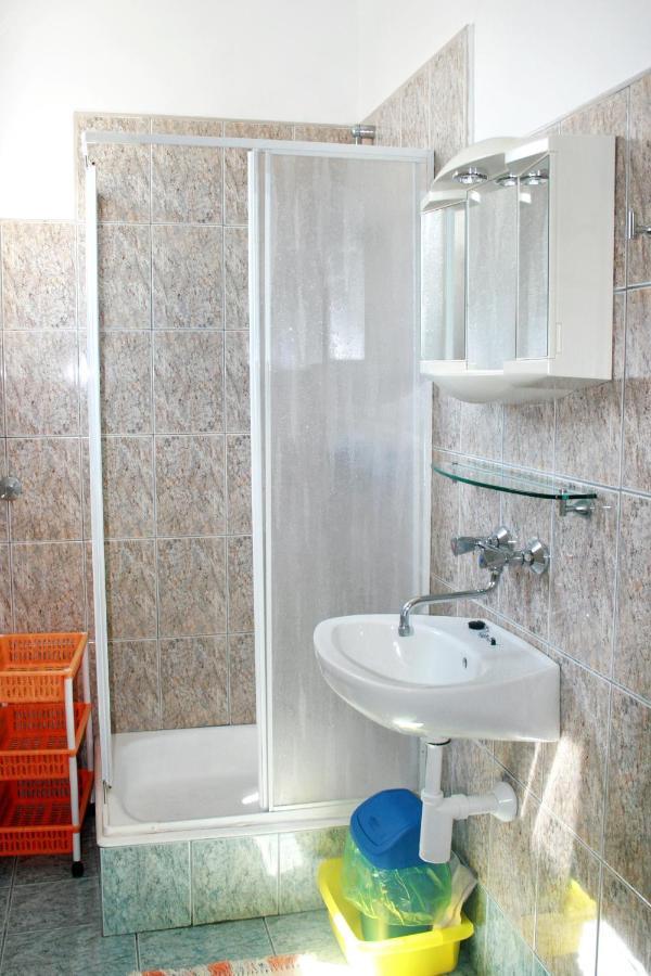 Apartments By The Sea Jezera, Murter - 5063 מראה חיצוני תמונה