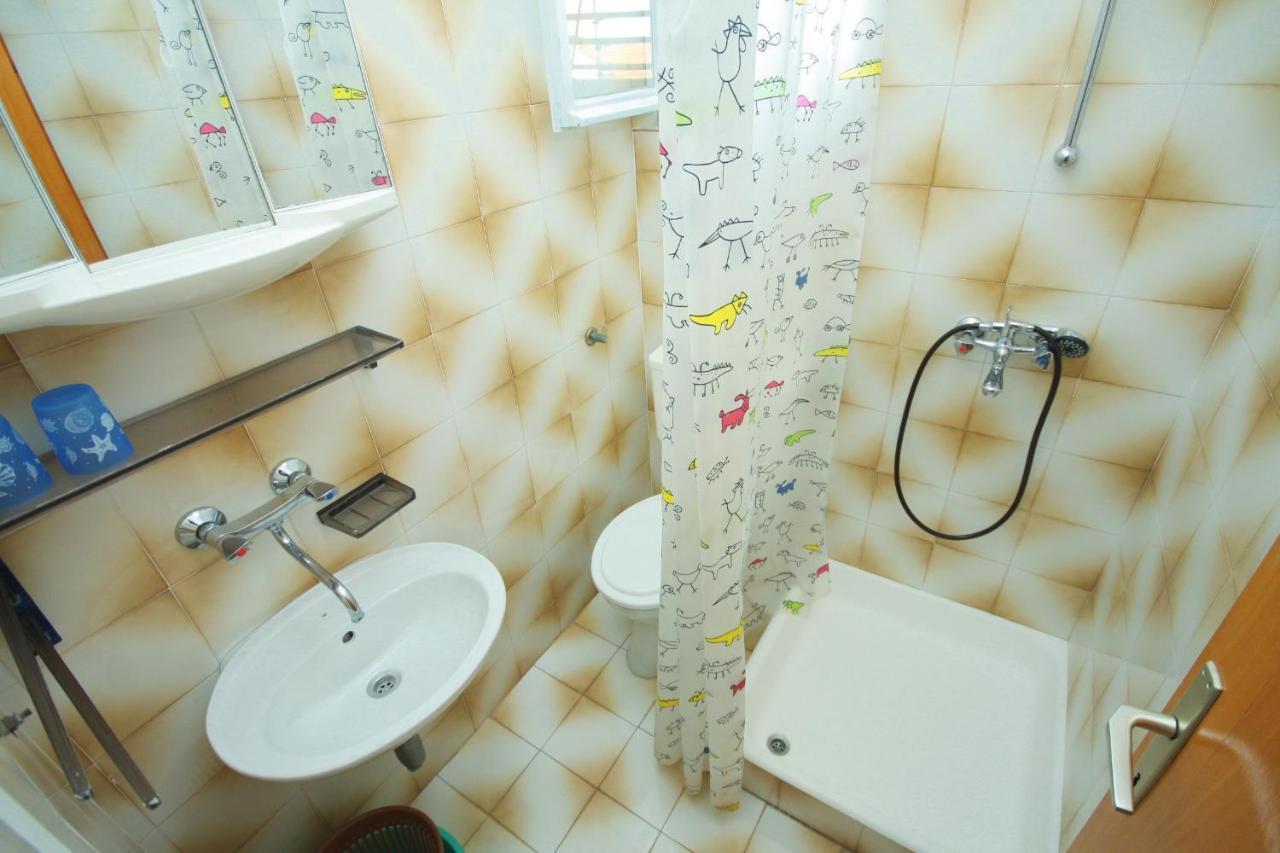 Apartments By The Sea Jezera, Murter - 5063 מראה חיצוני תמונה