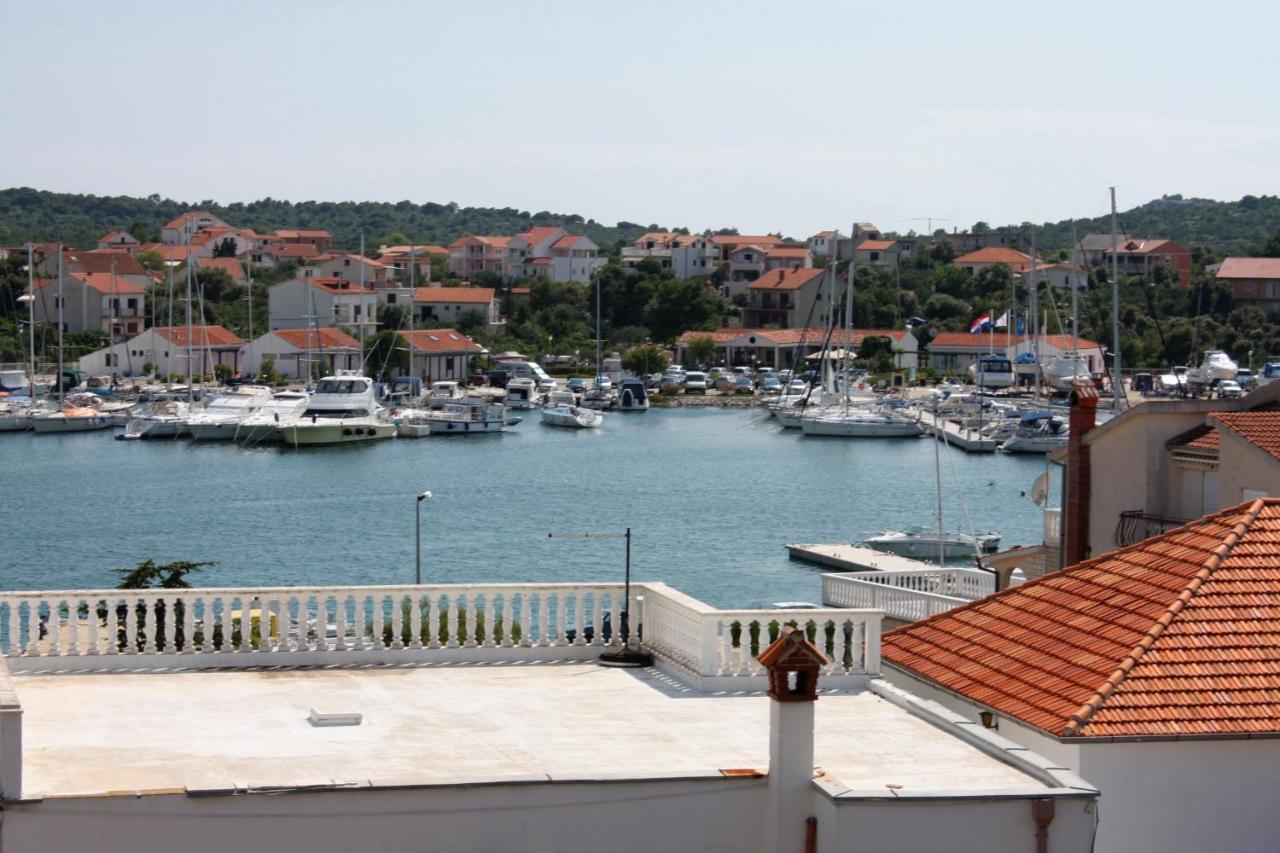 Apartments By The Sea Jezera, Murter - 5063 מראה חיצוני תמונה