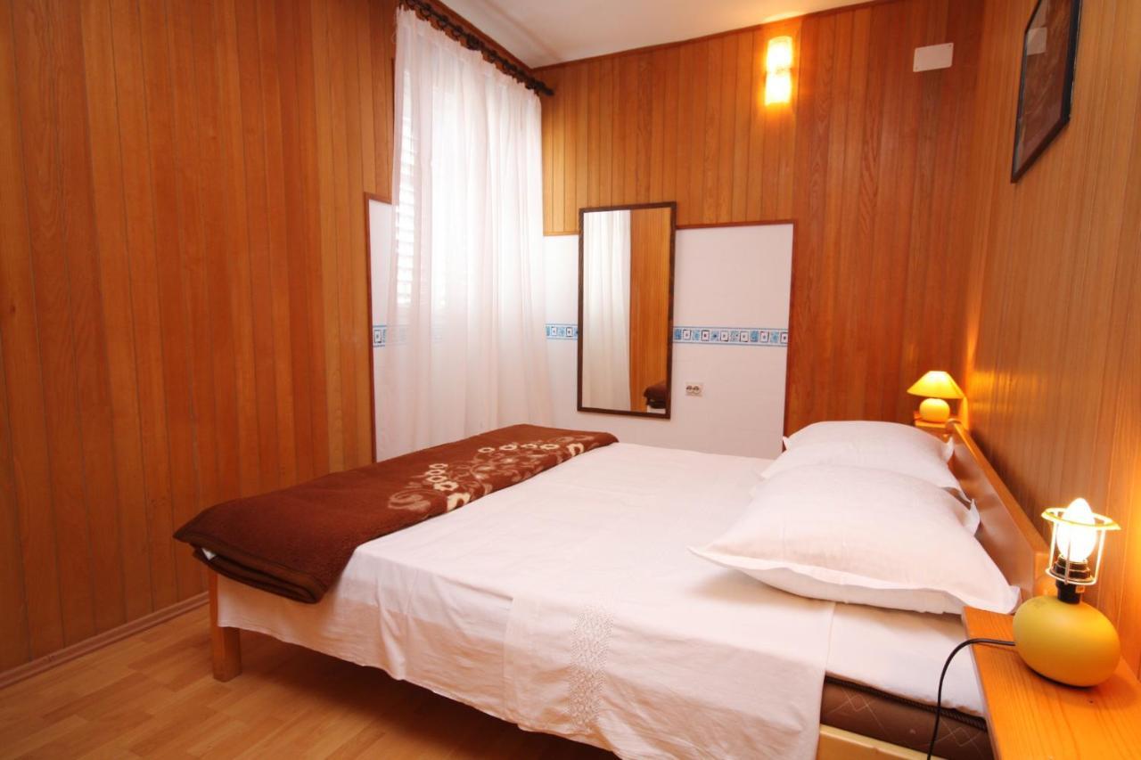 Apartments By The Sea Jezera, Murter - 5063 מראה חיצוני תמונה