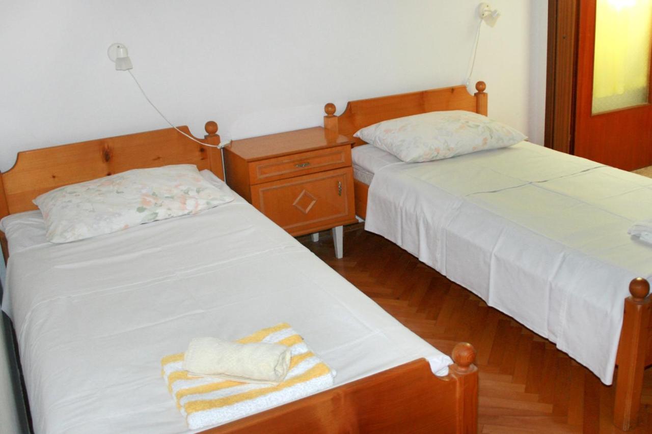 Apartments By The Sea Jezera, Murter - 5063 מראה חיצוני תמונה